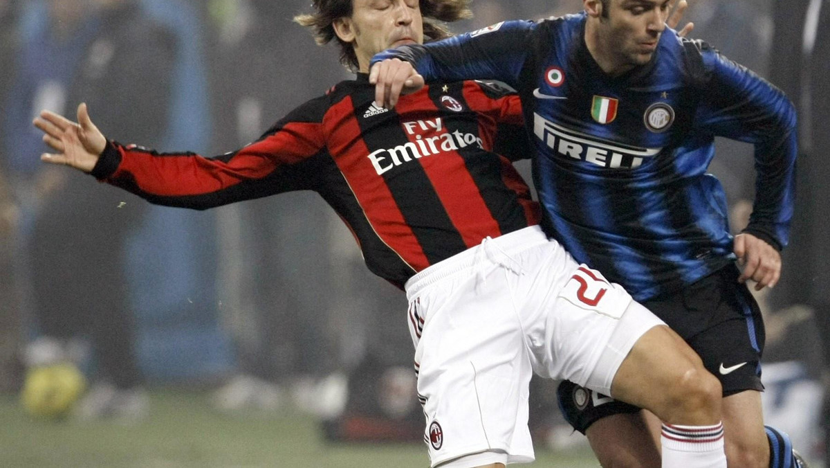 Pomocnik AC Milan, Andrea Pirlo nie wystąpi we wtorkowym meczu Ligi Mistrzów przeciwko AJ Auxerre, w której występują Ireneusz Jeleń i Dariusz Dudka. Włoch wciąż ma problemy z mięśniami.