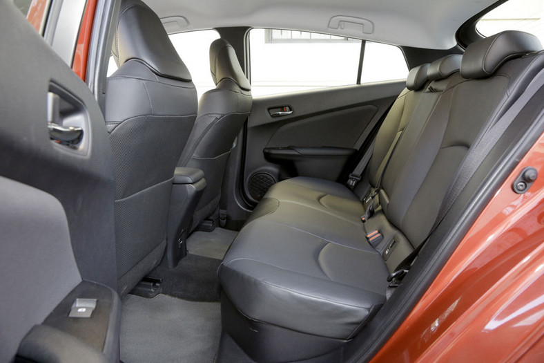 Toyota Prius IV - całkiem nowa jakość hybrydy