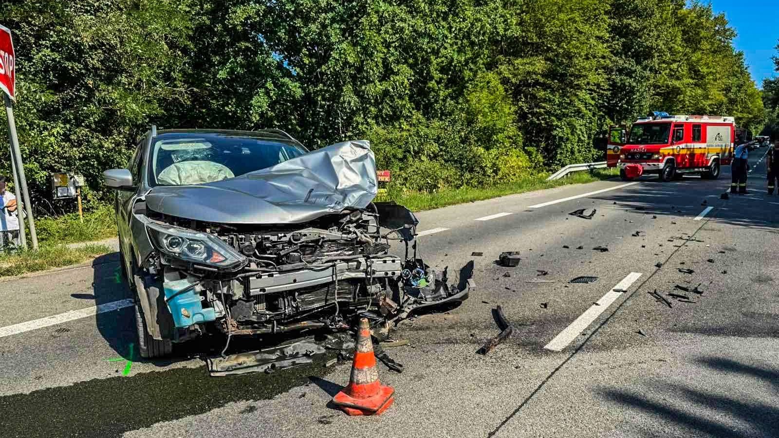 Za Košickými Oľšanmi sa zrazilo auto s motocyklom.