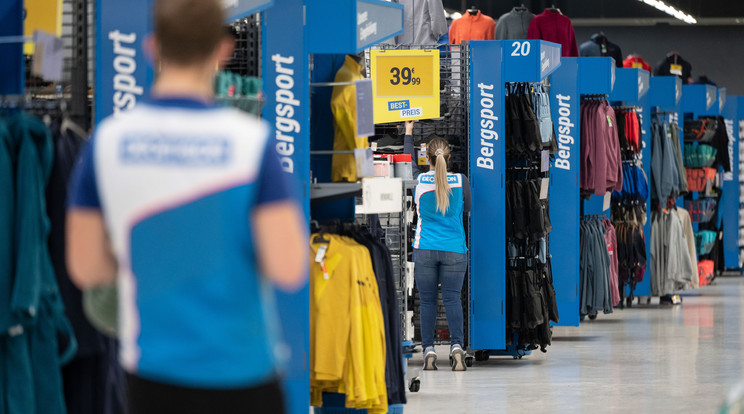 A belépő alapbér Budapesten 10 százalékkal nő majd, tehát egy budapesti sporttanácsadó bruttó 300 000 forint helyett augusztustól bruttó 330 000 forintos alapfizetést kap / Fotó: Northfoto