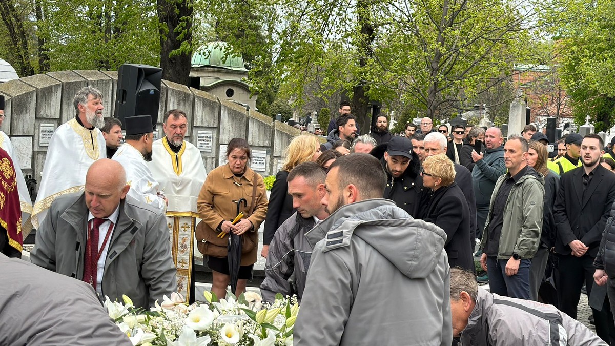 Sahranjen Duško Vujošević