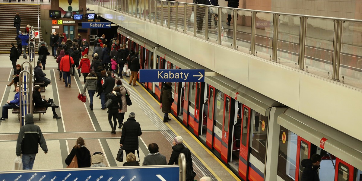 Pluskwy w warszawskim metrze? Internauci oburzeni