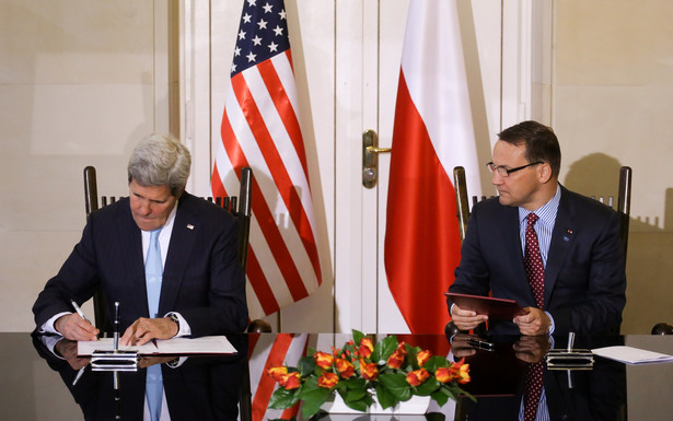 John Kerry i Radosław Sikorski PAP/Paweł Supernak