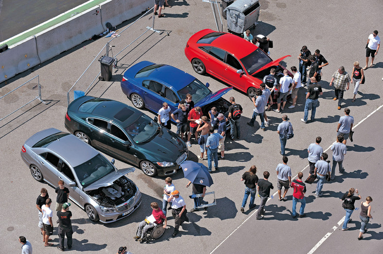 Audi RS6 kontra Mercedes E 63 AMG, BMW M5 i Jaguar XF - RockNroll, czyli 2122 KM