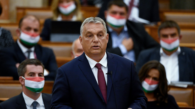 Orbán Viktor miniszterelnök napirend előtt szólal fel az Országgyűlés plenáris ülésén 2020. szeptember 21-én / Fotó: MTI/Koszticsák Szilárd