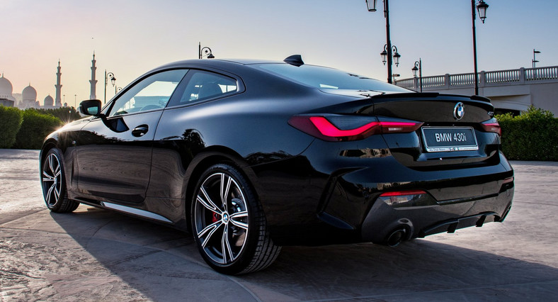 BMW 430i Dark Edition Sapphire Black