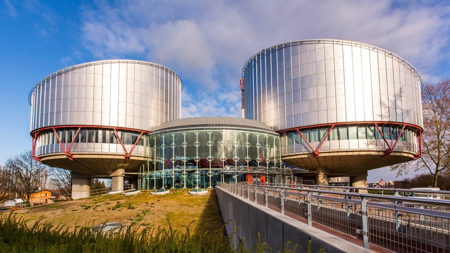 Skarga Do Europejskiego Trybunału Praw Człowieka W Strasburgu Przykłady Dwoje sędziów wygrało proces w Strasburgu. Państwo polskie musi
