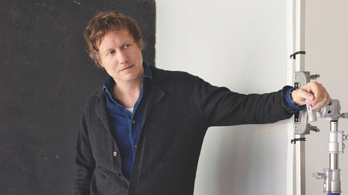 A traumák feldolgozása időt, távolságot igényel – Beszélgetés Nemes Jeles Lászlóval