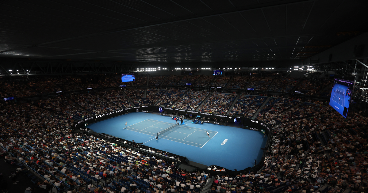 45-C-forces-Australian-Open-to-close-roofs-as-Melbourne-suffers-hottest-day-in-17-years