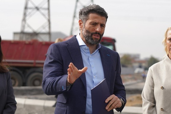 (FOTO) Šapić obišao radove na kapitalnim projektima: "Beograd živi svoj najveći infrastrukturni i saobraćajni momenat, najveći rezultati biće vidljivi 2027"