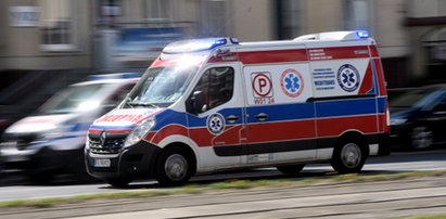 Potworny wypadek w pracy. Maszyna wciągnęła nogę 53-latka