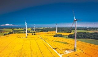 Wiatraki dzielą PiS. Korekta zielonej polityki z pomocą opozycji?