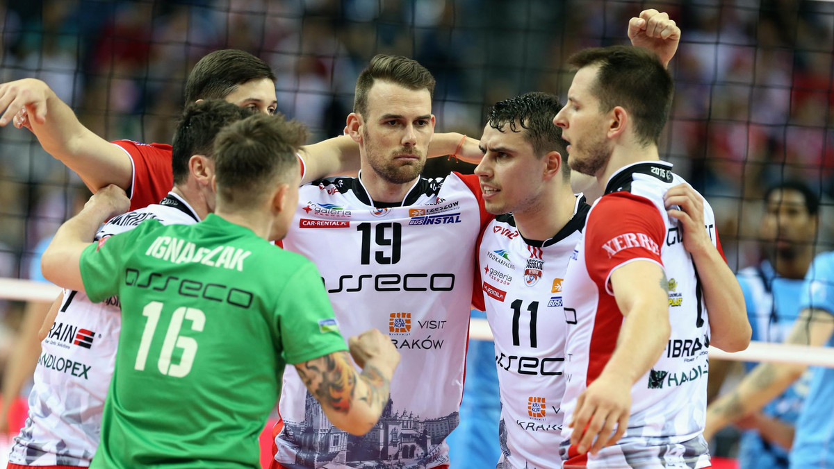 Asseco Resovia Rzeszów może drugi raz z rzędu stanąć na podium Ligi Mistrzów siatkarzy. By Pasy zdobyły brązowe medale, muszą w niedzielę pokonać włoskie Cucine Lube Civitanova. Początek meczu o trzecie miejsce Final Four LM o godz. 14:45. Relacja "punkt po punkcie" w Eurosport.Onet.pl.