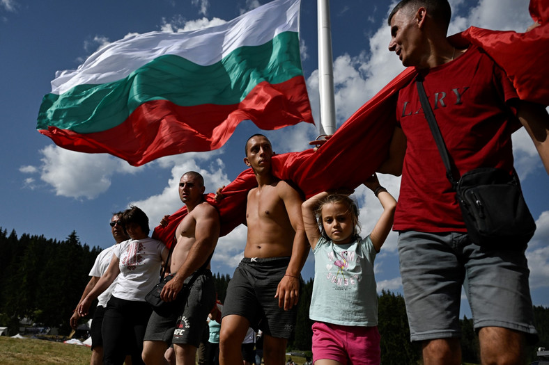 Gigantyczna flaga Bułgarii budzi dumę i drwiny