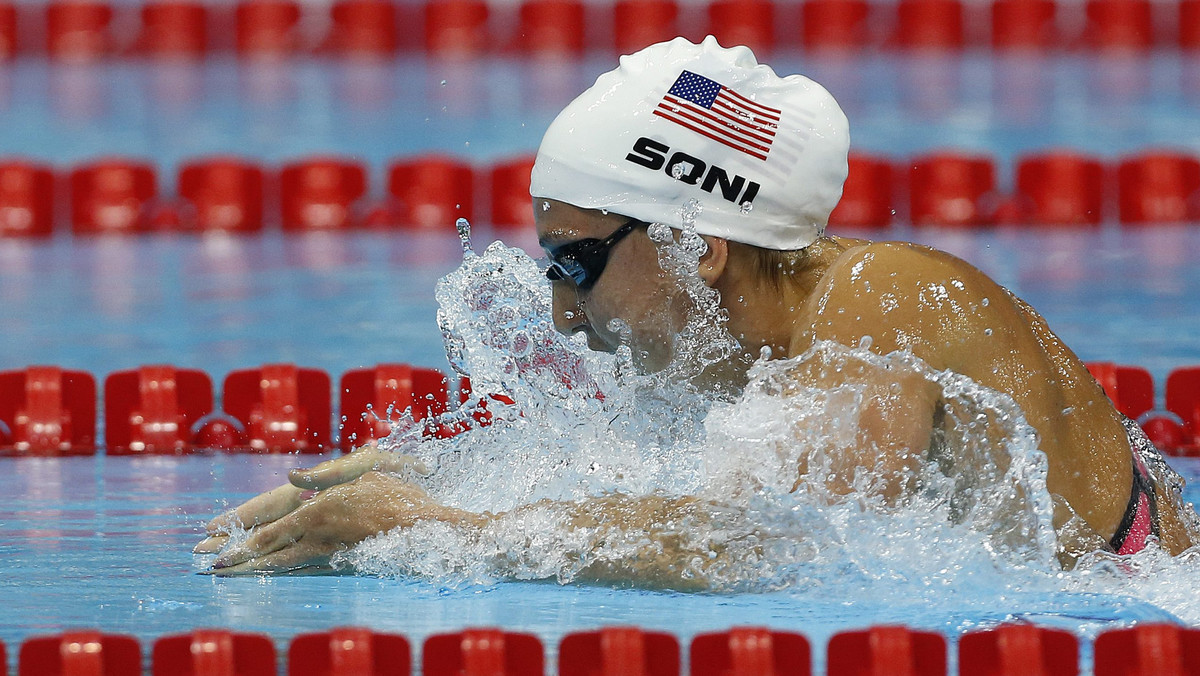 Amerykanka Rebecca Soni pobiła rekord świata, płynąć w półfinale na 200 m stylem klasycznym podczas zmagań olimpijskich w Londynie.