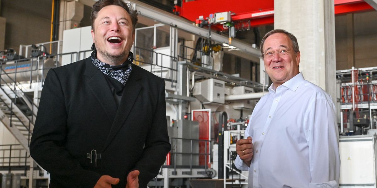 Elon Musk w niemieckiej fabryce Tesli