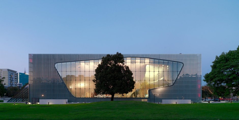 POLIN Muzeum Historii Żydów Polskich, proj. Rainer Mahlamaki