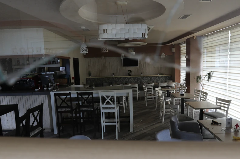 Popucala stakla na kafiću u Vojvode Stepe nakon eksplozije