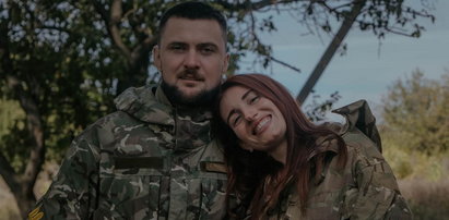 "Nie mogłam sobie wyobrazić bardziej idealnego ślubu!". Para Ukraińców powiedziała sobie "tak" na polu bitwy [ZDJĘCIA]