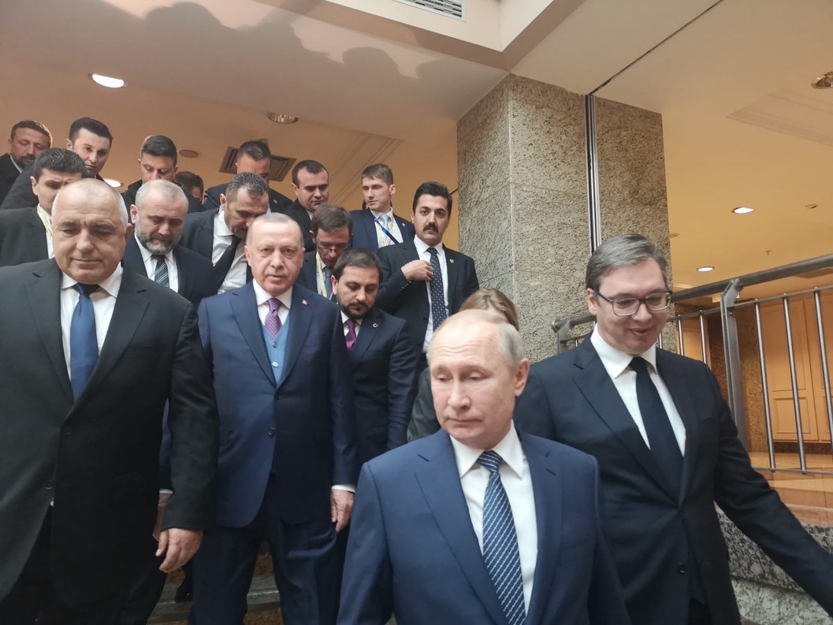 Vučić iz Istanbula o krizi u Crnoj Gori: Ako i bude kompromisa - ne sme da bude mimo SPC