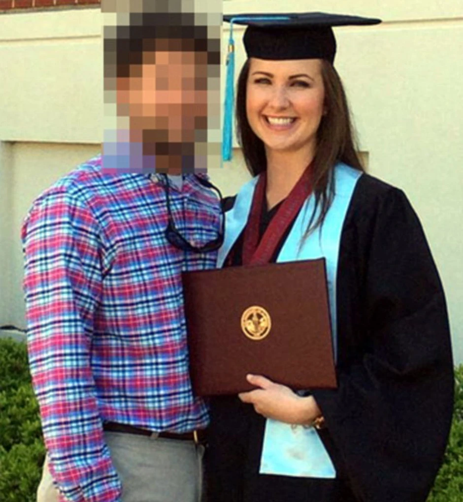 Iako je samo pet godina starija, nastavnica je prekršila zakon