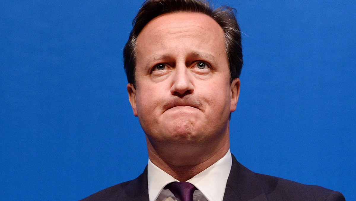 Premier Wielkiej Brytanii David Cameron skierował do Szkotów przeniknięty emocjami apel, by zrezygnowali z niepodległości w czwartkowym referendum, które może doprowadzić do rozpadu Zjednoczonego Królestwa.