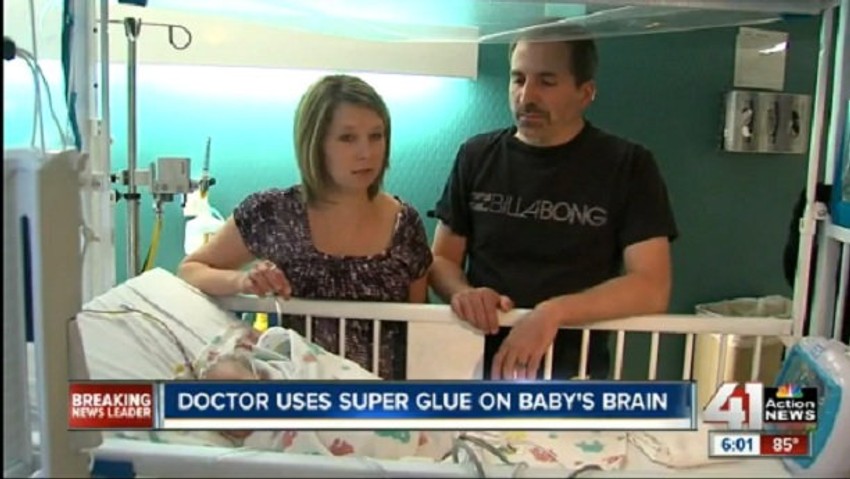 Roditelji pored operisane Ešlin