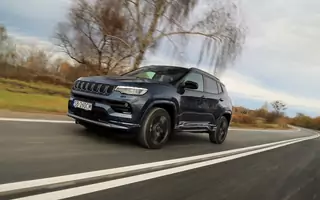 Zaskakująco szybki i oszczędny — taki jest Jeep Compass 4xe