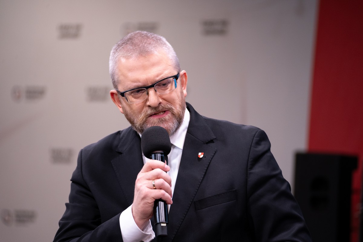 Grzegorz Braun zaskoczył wynikiem. Ekspert wskazuje na kluczową rolę "kryzysu kawalerkowego"
