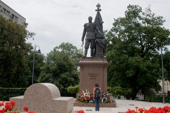 Spomenik Nikolaju Romanovu