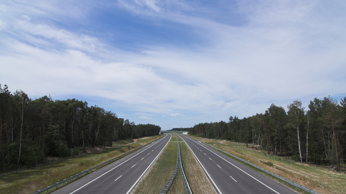 Rzeszowski oddział Generalnej Dyrekcji Dróg Krajowych i Autostrad ogłosił w dzisiaj przetarg na zaprojektowanie i zbudowanie obwodnicy Stalowej Woli i Niska. W dwuetapowym przetargu firmy mogą składać wnioski do 2 listopada br.