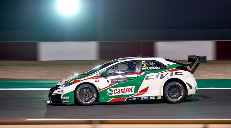 Michelisz Norbert a fékprobléma után csak a 11. helyről rajtolhatott Katarban /Fo­tó: Honda Racing WTCC