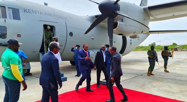 President Kenyatta flies to Somalia in rare military plane