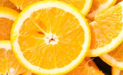 Wyłudził 4 mln zł "na ambasadora". Na zakup pomarańczy i nie tylko