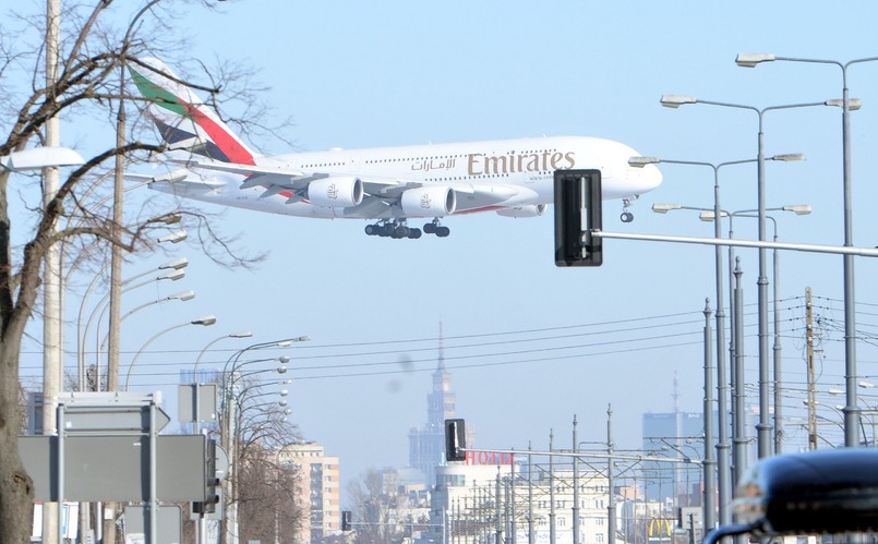 A380 nie latają z Warszawy, jednak linia Emirates postanowiła pokazać swoją flagową maszyną polskim pasażerom.