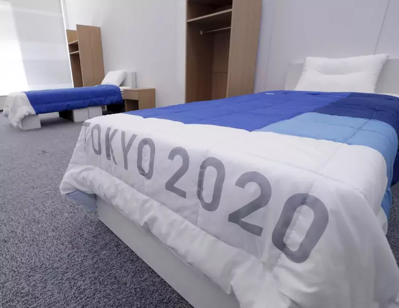 Łóżka z tektury dla olimpijczyków / fot. Xinhua/Du Xiaoyi