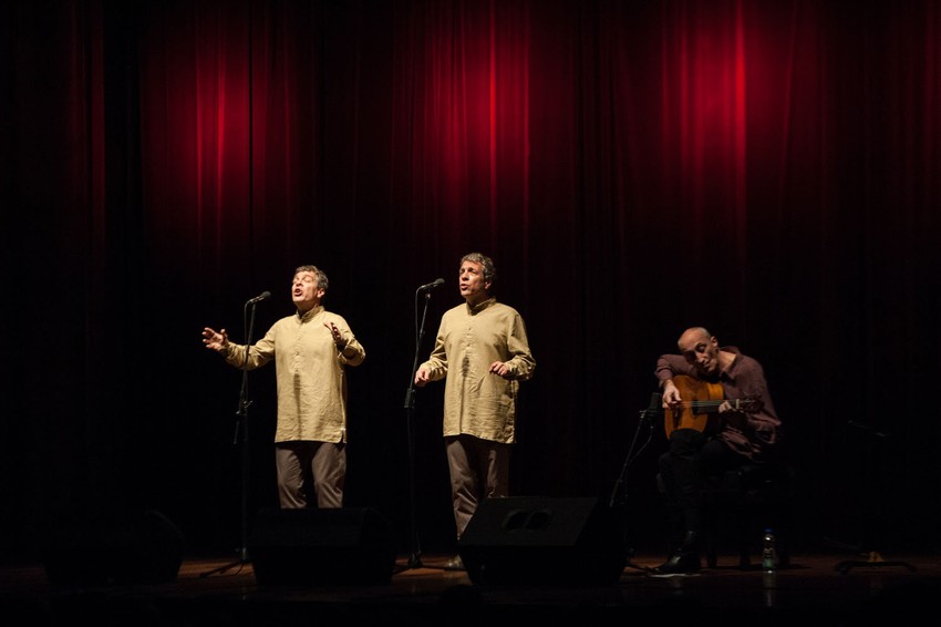 Vokalni duo Teofilovići i gitarista Miroslav Tadić
