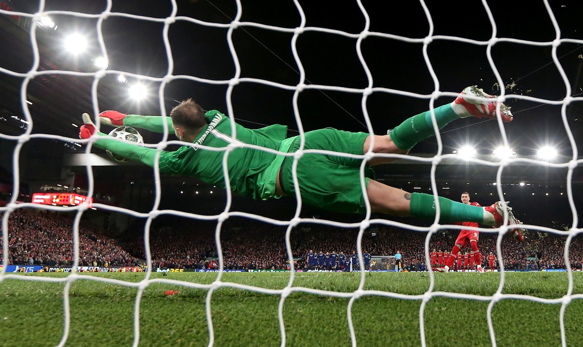 Paris Saint-Germain w karnych pokonało Liverpool. Jednym z bohaterów był Gianluigi Donnarumma