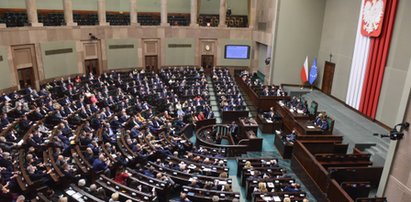 Zaskakujące efekty Polskiego Ładu? Zmienia się poparcie dla partii rządzącej, ale nie tylko. Oni musieliby przełknąć gorzką prawdę