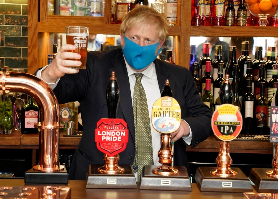Boris Džonson tek odnedavno nosi masku
