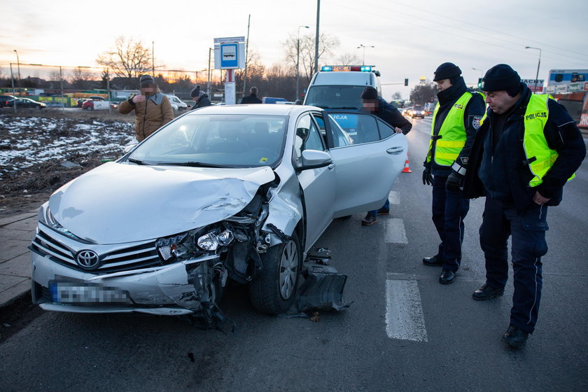 Wypadek rzadowego BMW pod Warszawa