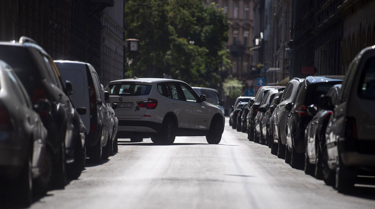 Csavarral, de ingyenes lesz a parkolás december 24-től Budapesten egészen az újév első napjáig / Fotó: MTI/Balogh Zoltán