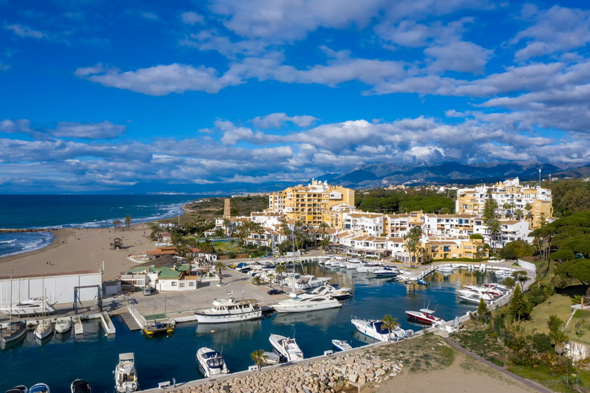 A to Marbella, inne urokliwe miejsce w ciepłej Andaluzji. Grzech nie skorzystać z hiszpańskiego zaproszenia