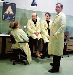 QUIZ. To był hit końca epoki PRL. Sprawdź, jak dobrze pamiętasz serial "W labiryncie"