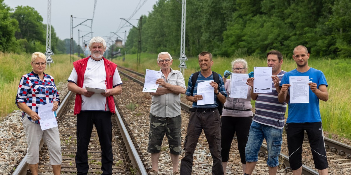 Mieszkańcy Dąbrowy Górniczej Gołonoga walczą o bezpieczne przejście przez tory. 