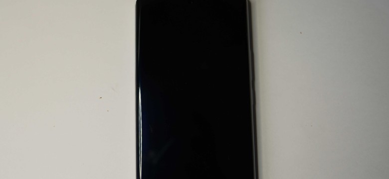 "Zabójca flagowców"? Oto realme GT6 [PIERWSZE WRAŻENIA]