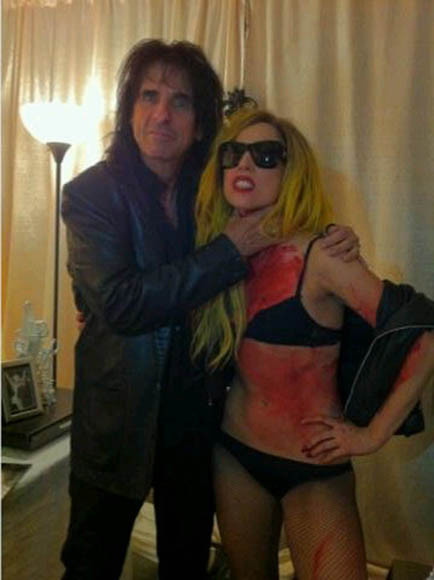 Lady Gaga i Alice Cooper (fot. Medium Foto)