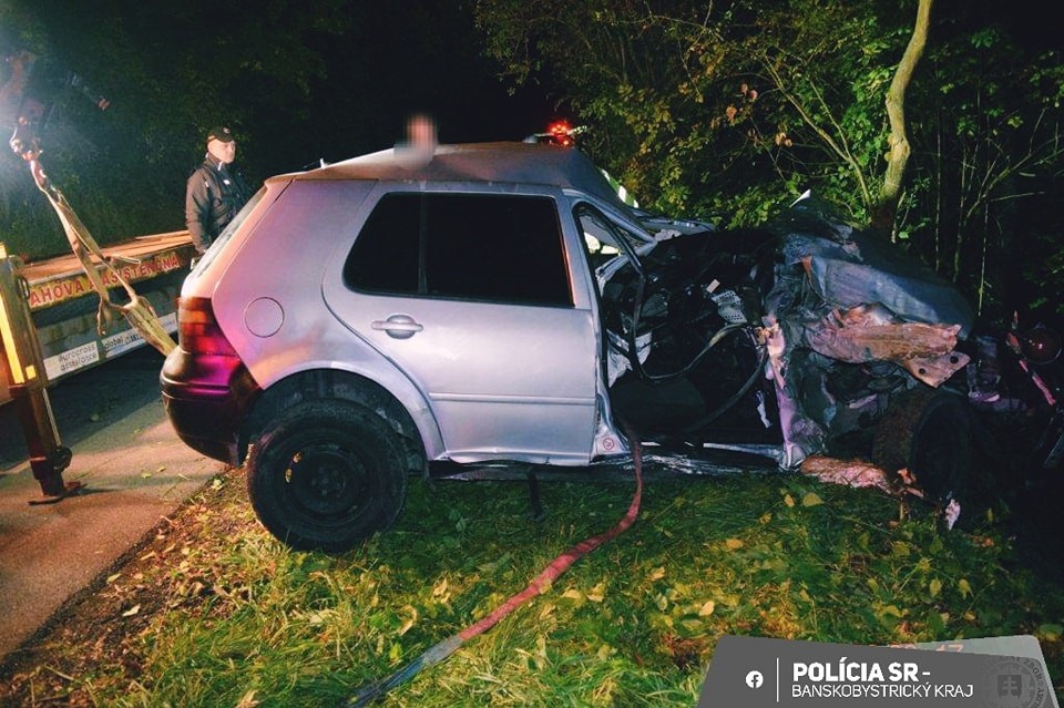 K vážnej dopravnej nehode došlo v sobotu (14.10) v katastri Podbrezovej.