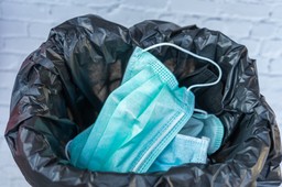 Porażka programu „Polskie Szwalnie”. NIK ogłasza wyniki kontroli produkcji polskich maseczek