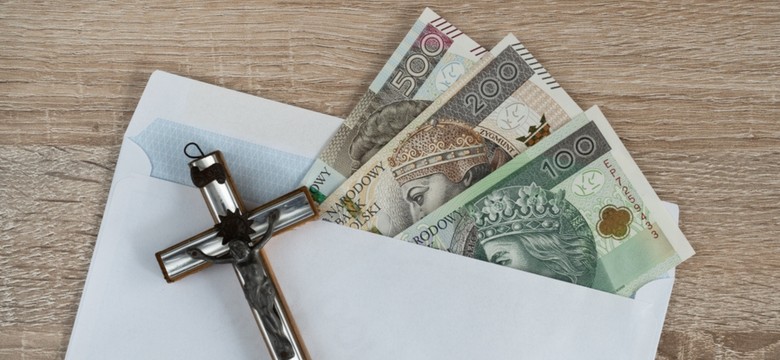 Rekordowe datki na kościół z kopert. Ksiądz ujawnił, ile zebrano podczas kolędy
